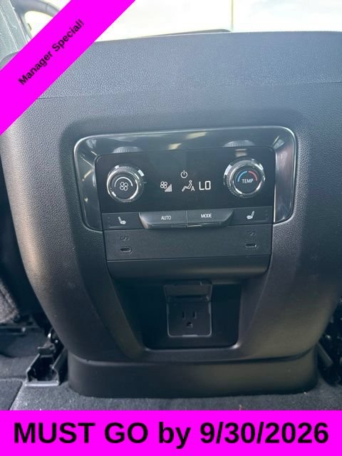 Used 2025 Chevrolet Suburban Premier w/ Sun And Tow Package AWD/4WD image 17