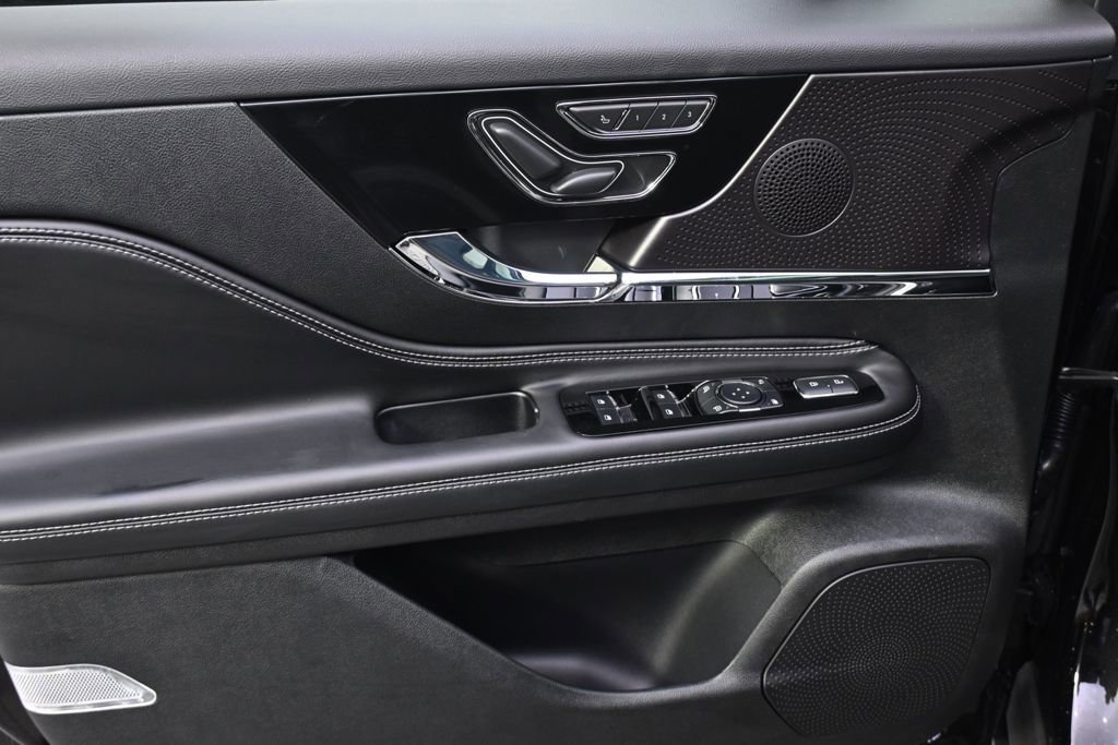 New 2026 Lincoln Corsair Reserve w/ Jet Appearance Package image 22