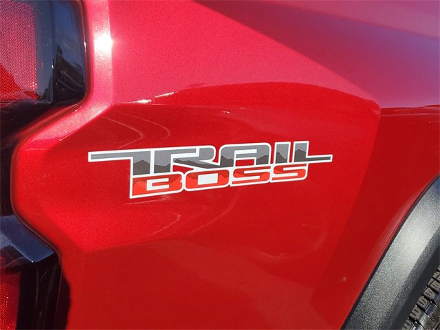 Used 2025 Chevrolet Colorado Trail Boss image 6