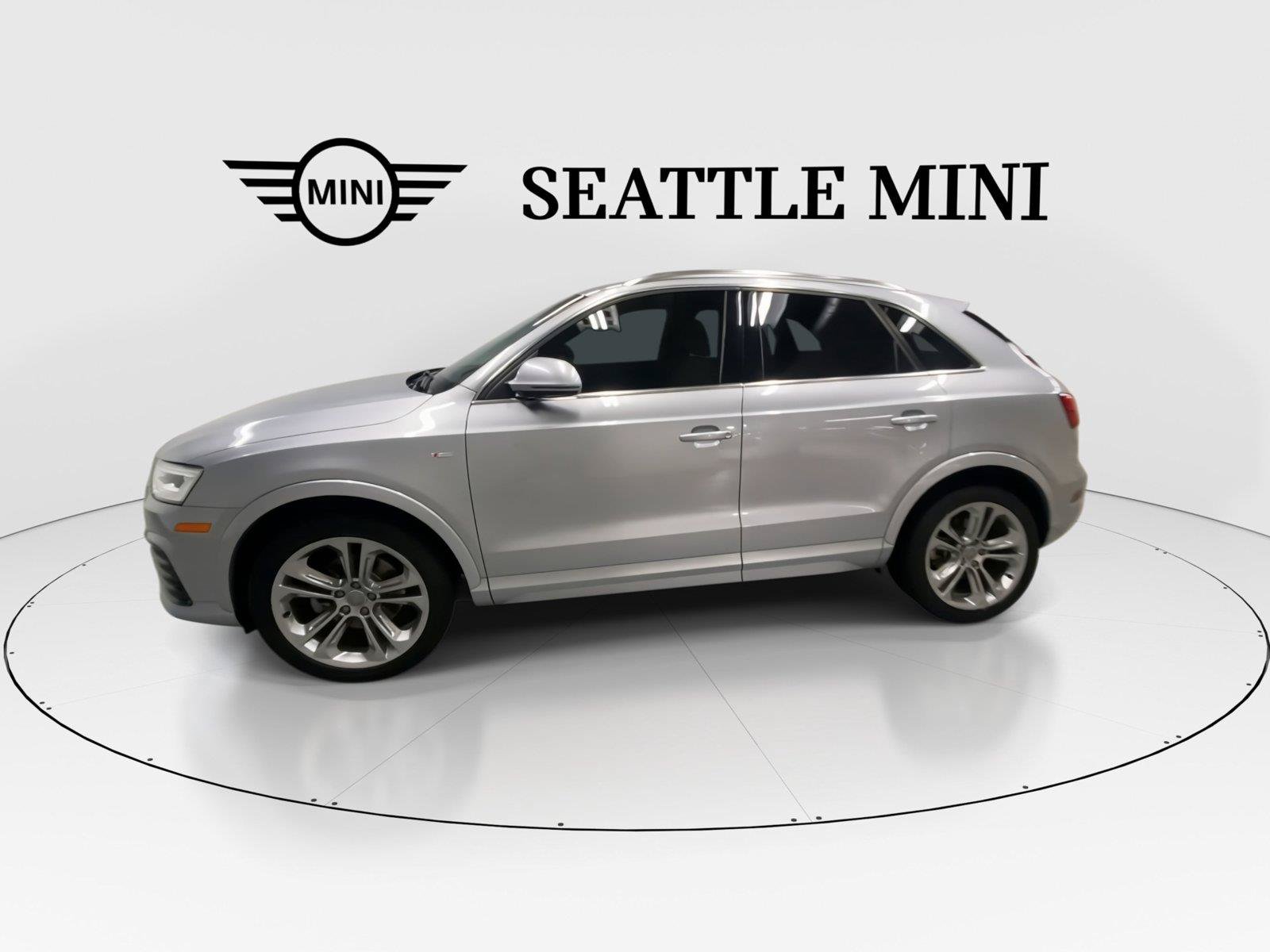 Used 2018 Audi Q3 2.0T Premium Plus w/ Premium Plus Package AWD/4WD image 6