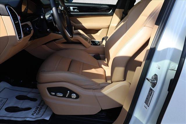 Used 2019 Porsche Cayenne AWD/4WD image 11