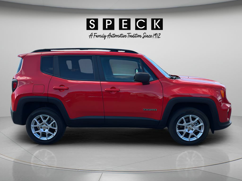 Used 2023 Jeep Renegade Latitude w/ Sun/Sound Group AWD/4WD image 6