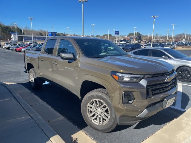 Used 2024 Chevrolet Colorado LT w/ LT Convenience Package III image 9