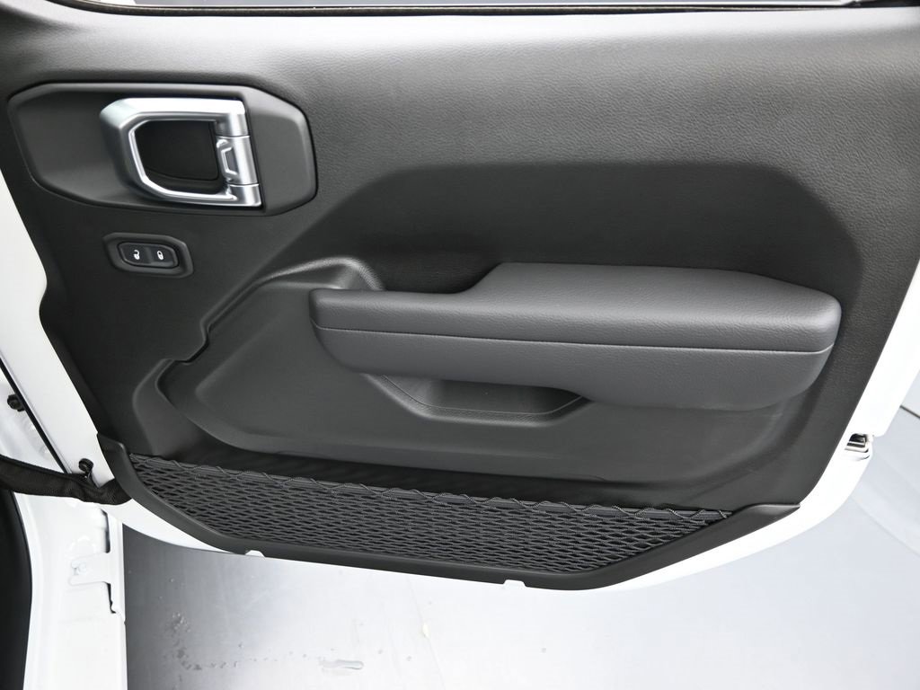 New 2025 Jeep Gladiator Sport image 15