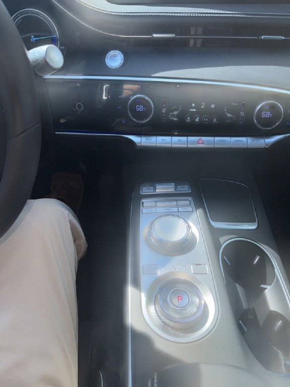 New 2025 Genesis Electrified GV70 Advanced w/ Prestige Package image 9