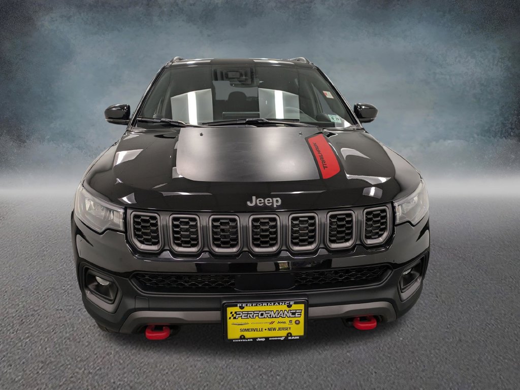 Used 2024 Jeep Compass Trailhawk AWD/4WD image 2