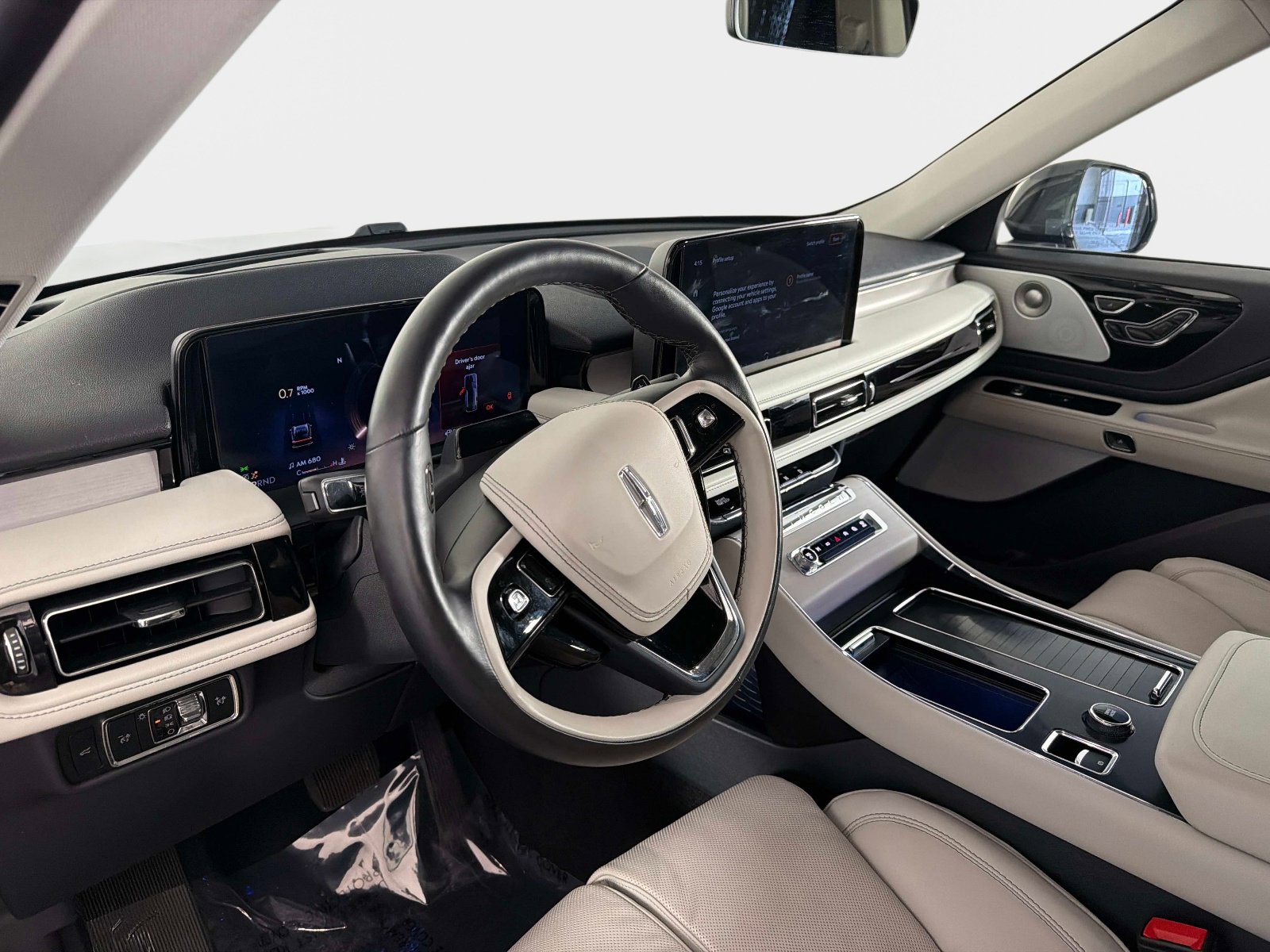 Used 2025 Lincoln Aviator Reserve w/ Equipment Group 201A AWD/4WD image 40
