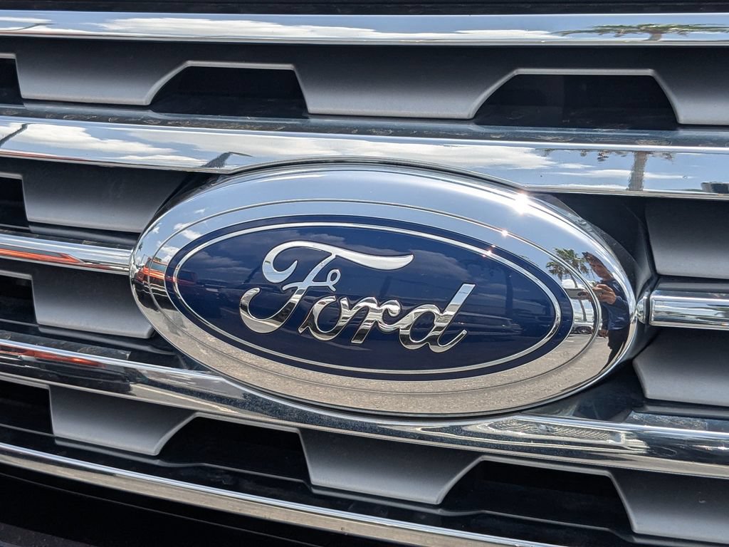 Used 2020 Ford Expedition Limited w/ Equipment Group 301A RWD image 38