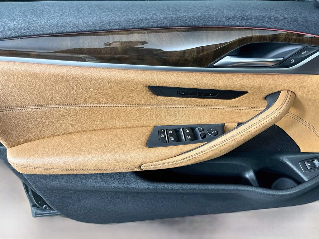 Used 2020 BMW 540i xDrive AWD/4WD image 27