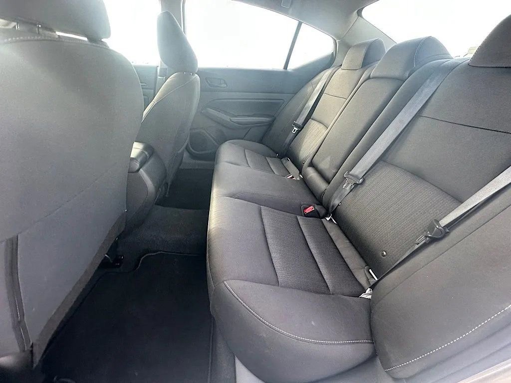 Used 2024 Nissan Altima 2.5 SV image 20