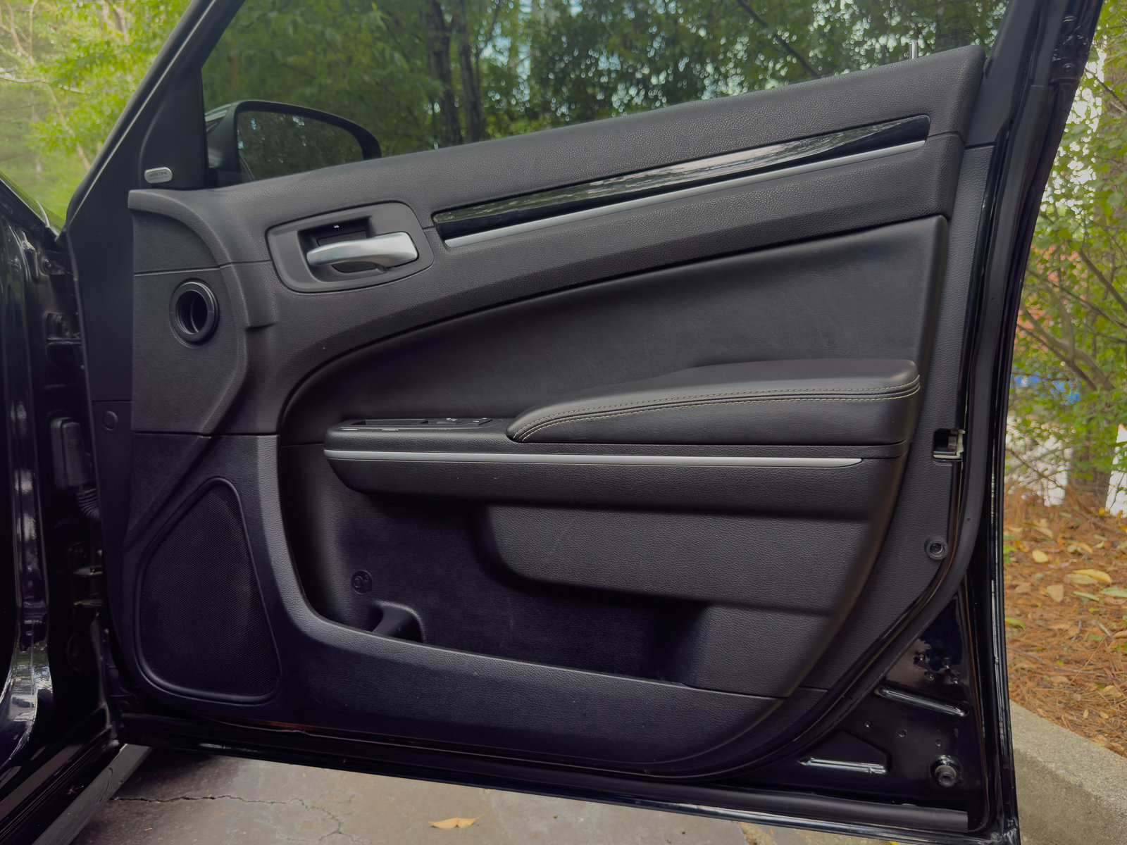 Used 2019 Chrysler 300 S w/ 300S Premium Group 2 RWD image 32