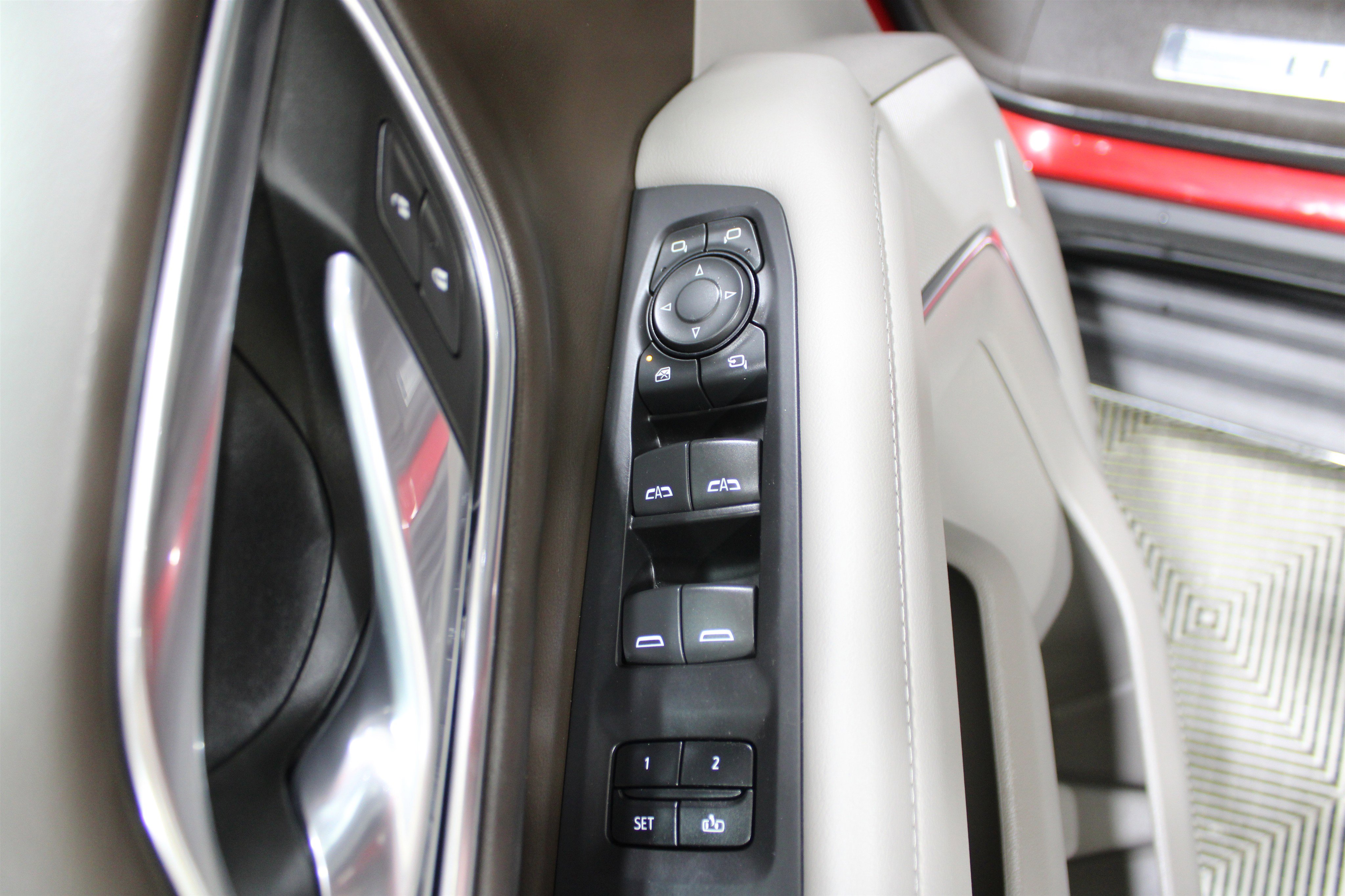 Used 2024 Chevrolet Tahoe LT w/ Luxury Package image 7