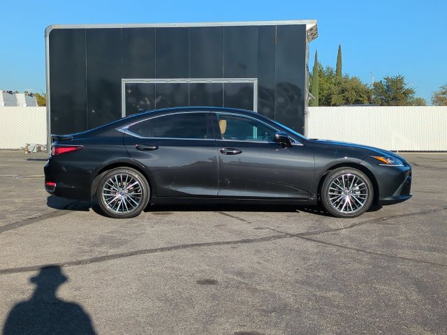 Used 2025 Lexus ES 300h w/ Premium Package FWD image 9