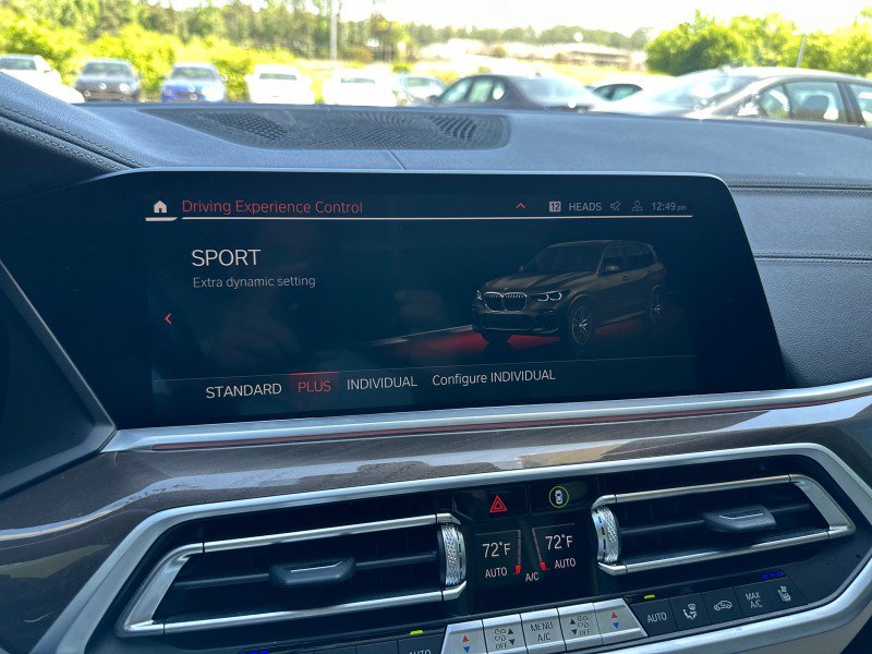 Certified 2022 BMW X5 xDrive40i w/ M Sport Package AWD/4WD image 48