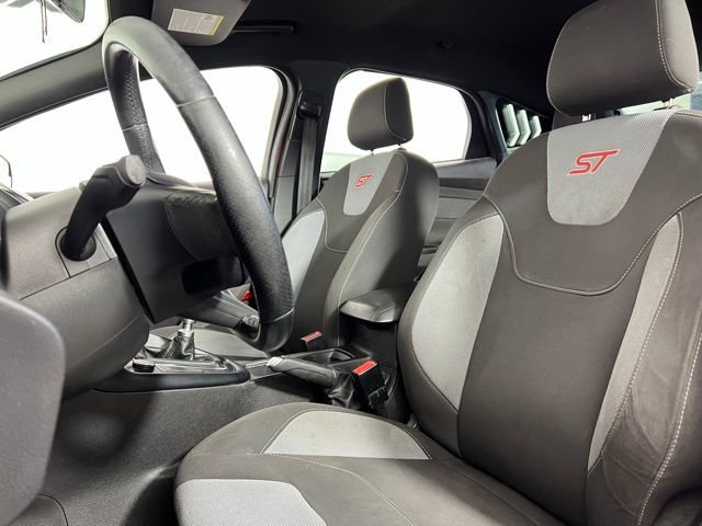 Used 2017 Ford Focus ST FWD image 9