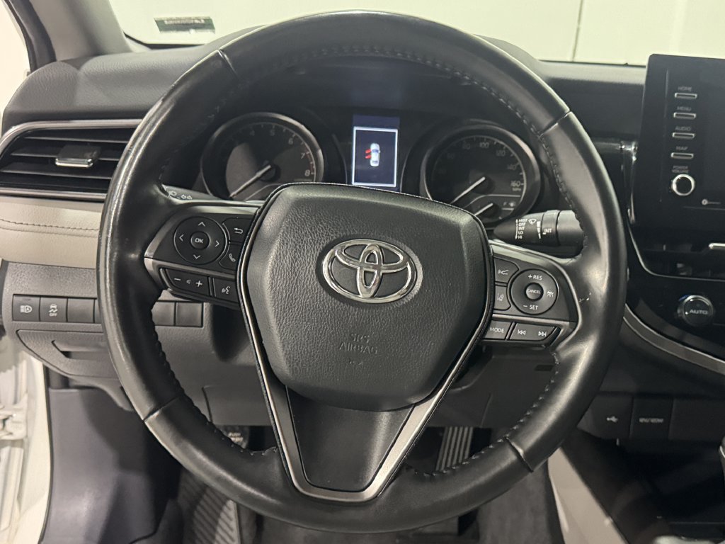 Used 2021 Toyota Camry SE FWD image 4