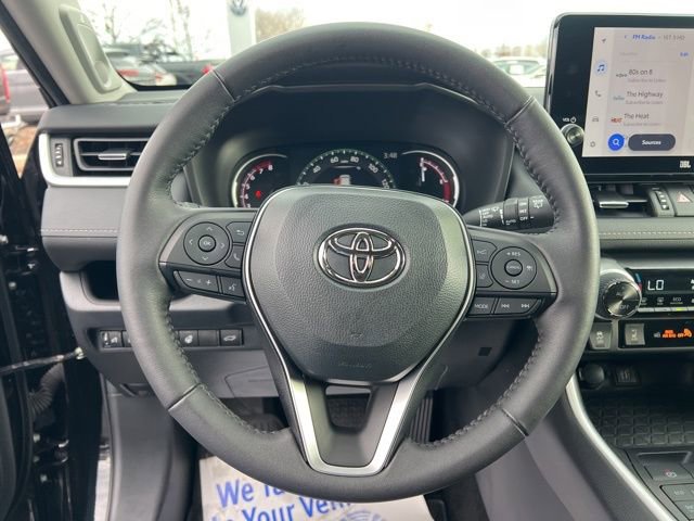 Used 2023 Toyota RAV4 XLE Premium image 13