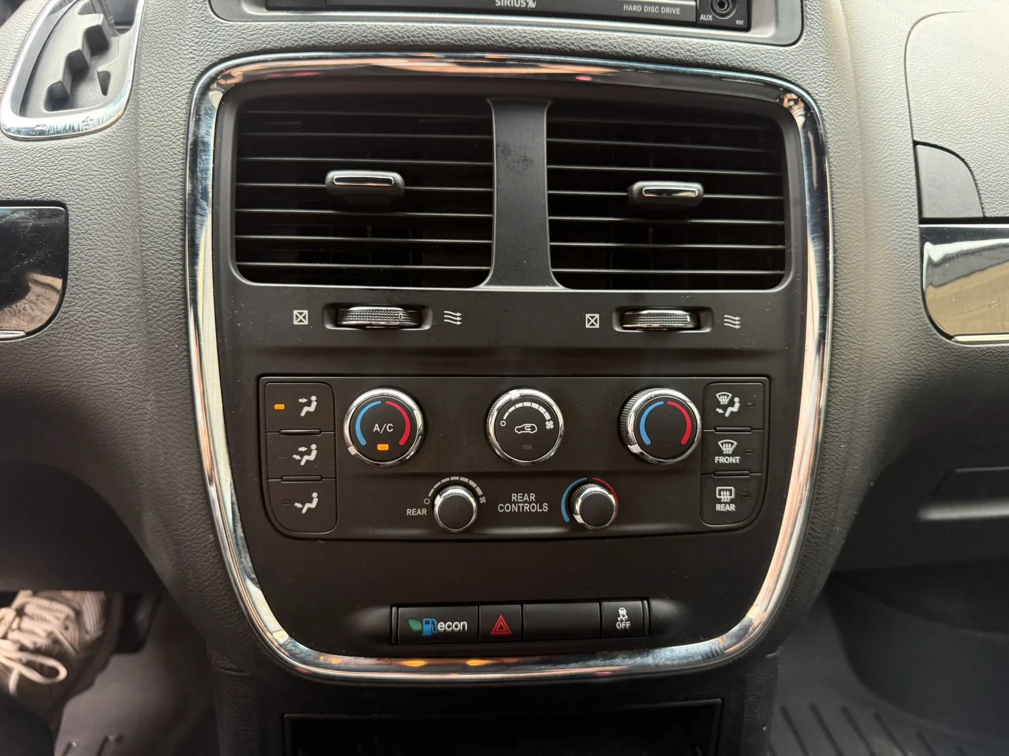 Used 2017 Dodge Grand Caravan SE FWD image 21