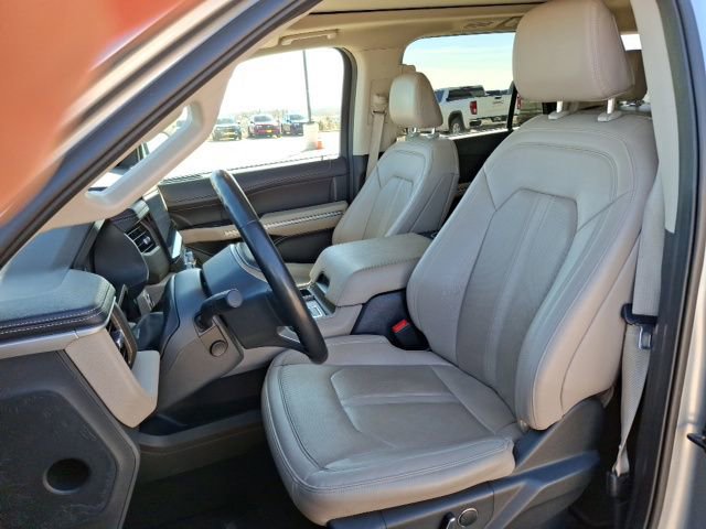 Used 2024 Ford Expedition Limited image 17