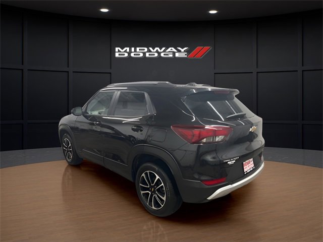 Used 2025 Chevrolet TrailBlazer LT image 3