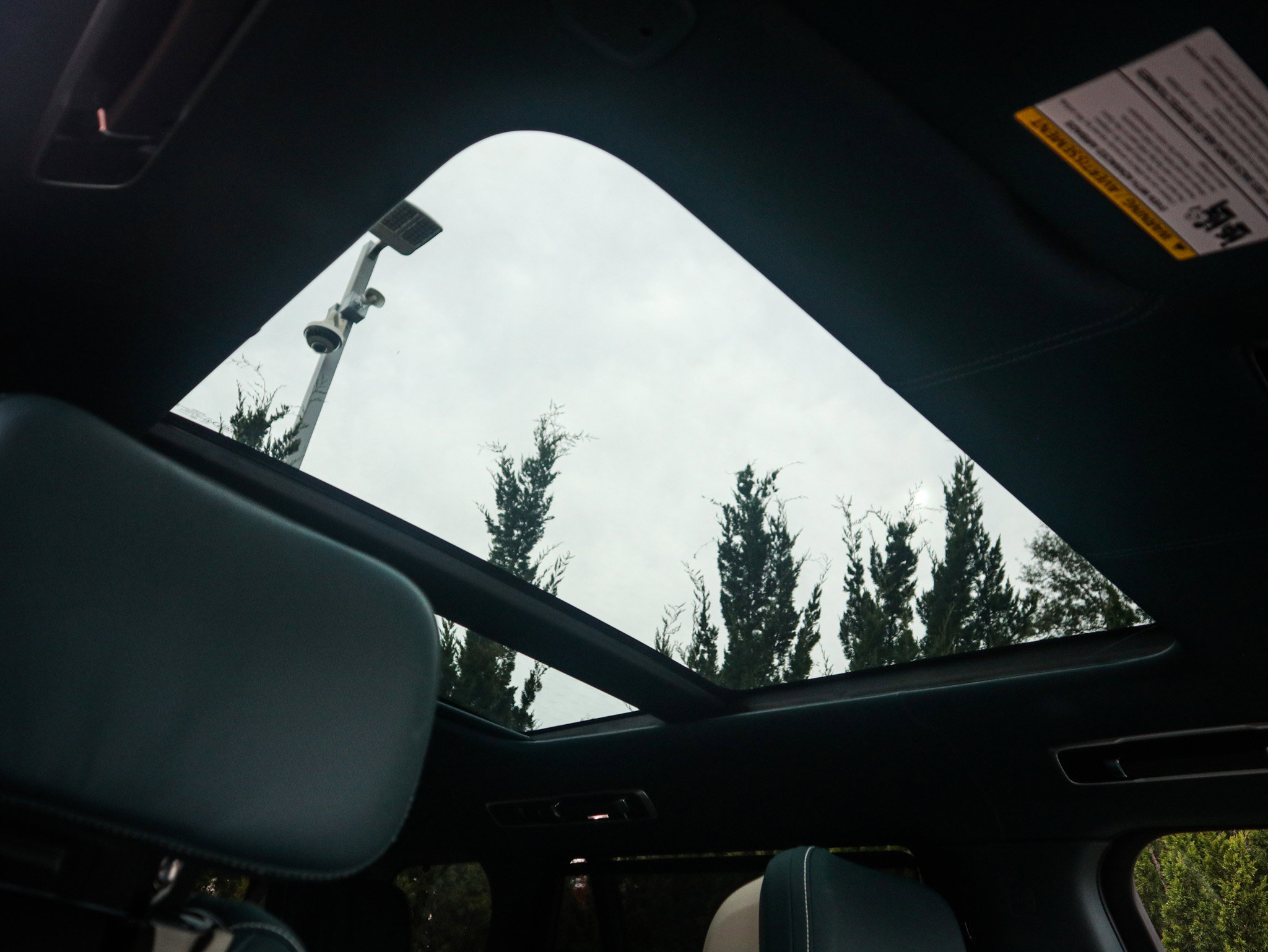 Used 2025 Land Rover Range Rover SV image 33