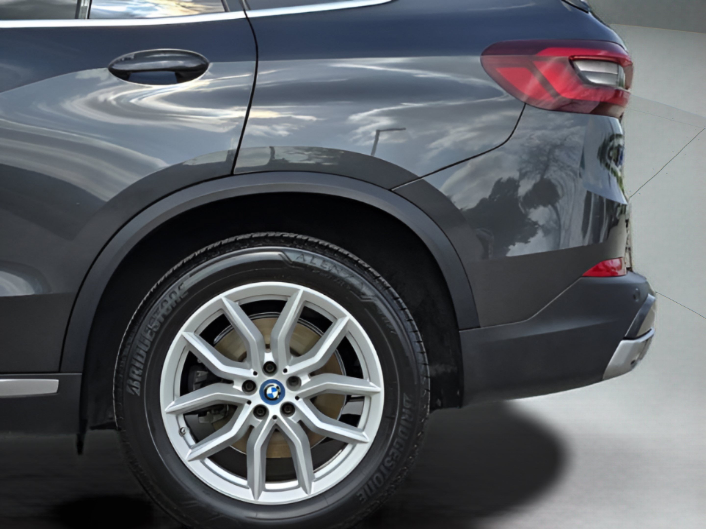 Used 2023 BMW X5 xDrive45e AWD/4WD image 38