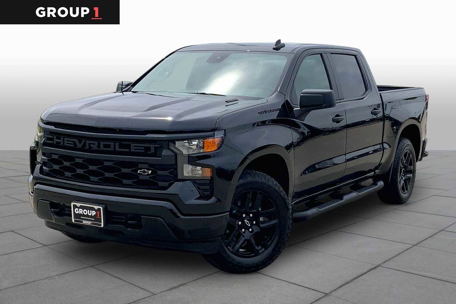 Used 2026 Chevrolet Silverado 1500 Custom w/ Turbomax Blackout Package RWD image 1