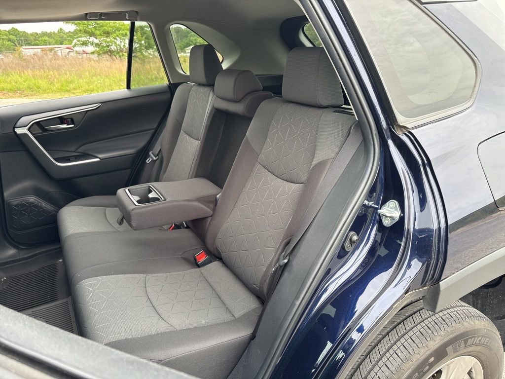 Used 2022 Toyota RAV4 XLE FWD image 27