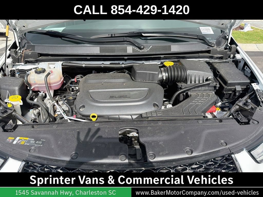 Used 2024 Chrysler Pacifica Touring-L FWD image 34