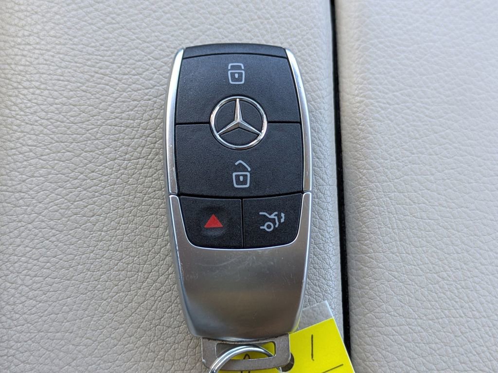 Used 2022 Mercedes-Benz GLE 350 4MATIC image 32