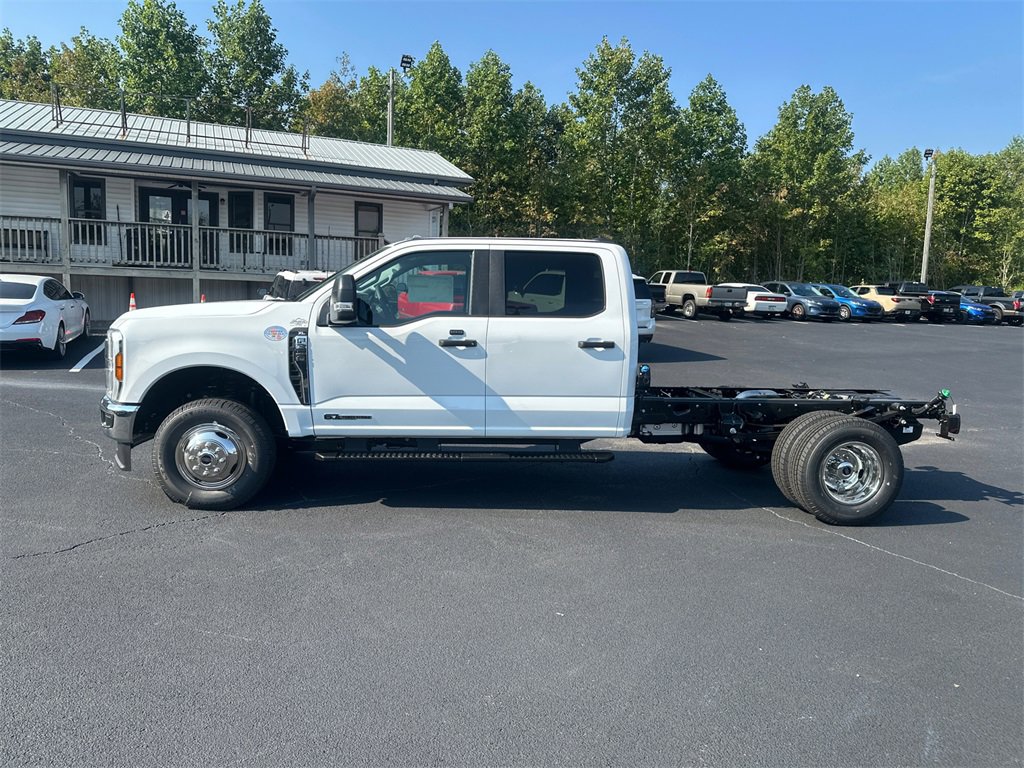 New 2026 Ford F350 XL w/ XL Chrome Package image 8