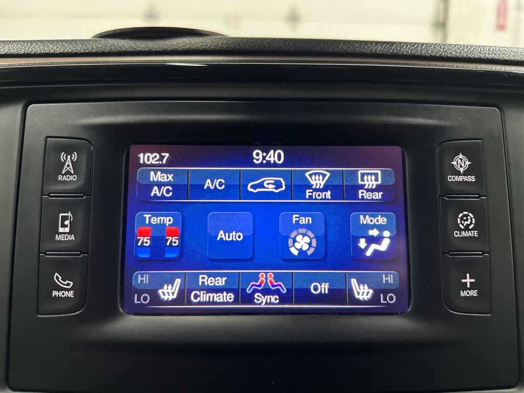 Used 2017 Chrysler Pacifica Touring-L FWD image 33