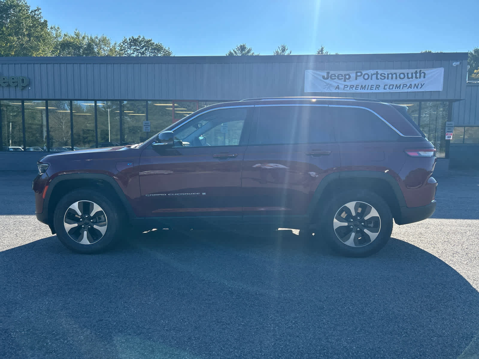 Used 2023 Jeep Grand Cherokee 4WD 4xe image 13