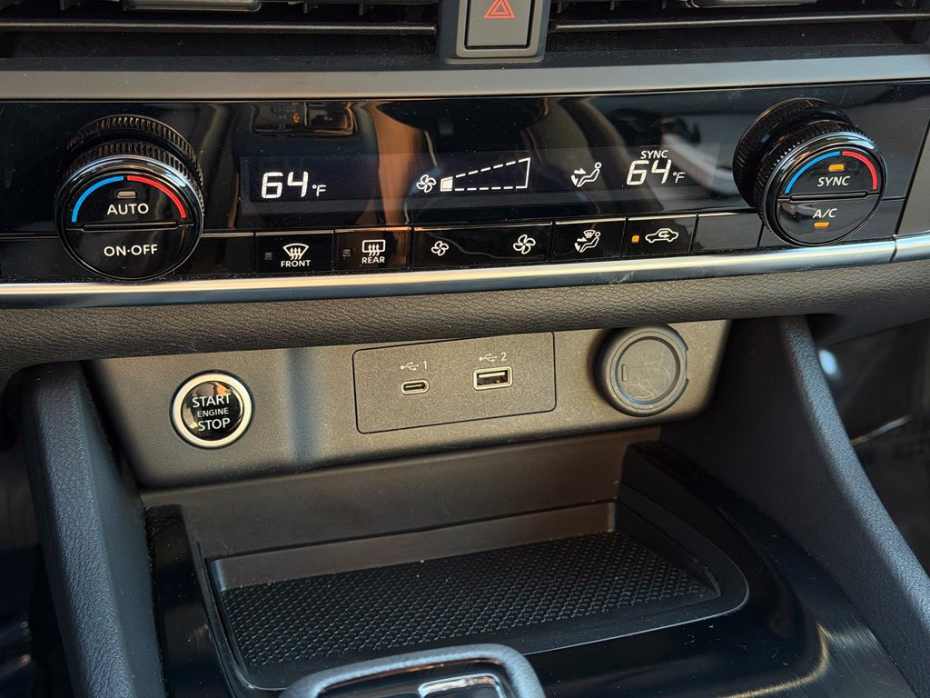 Used 2023 Nissan Rogue SV FWD image 29