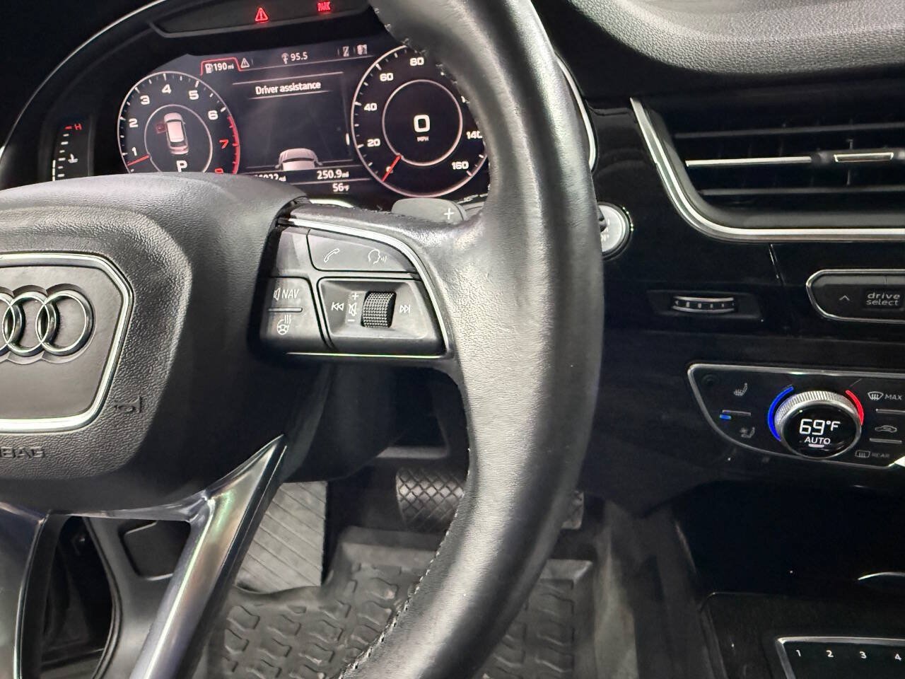 Used 2019 Audi Q7 3.0T Prestige AWD/4WD image 19
