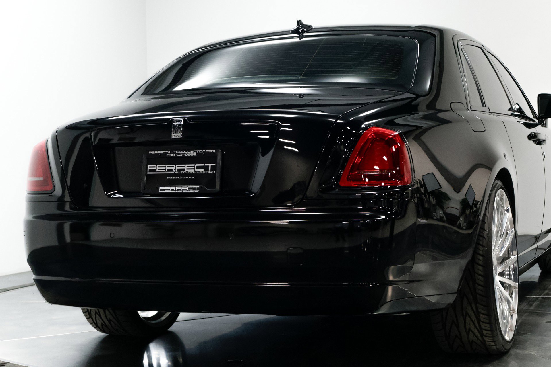 Used 2015 Rolls-Royce Ghost image 55