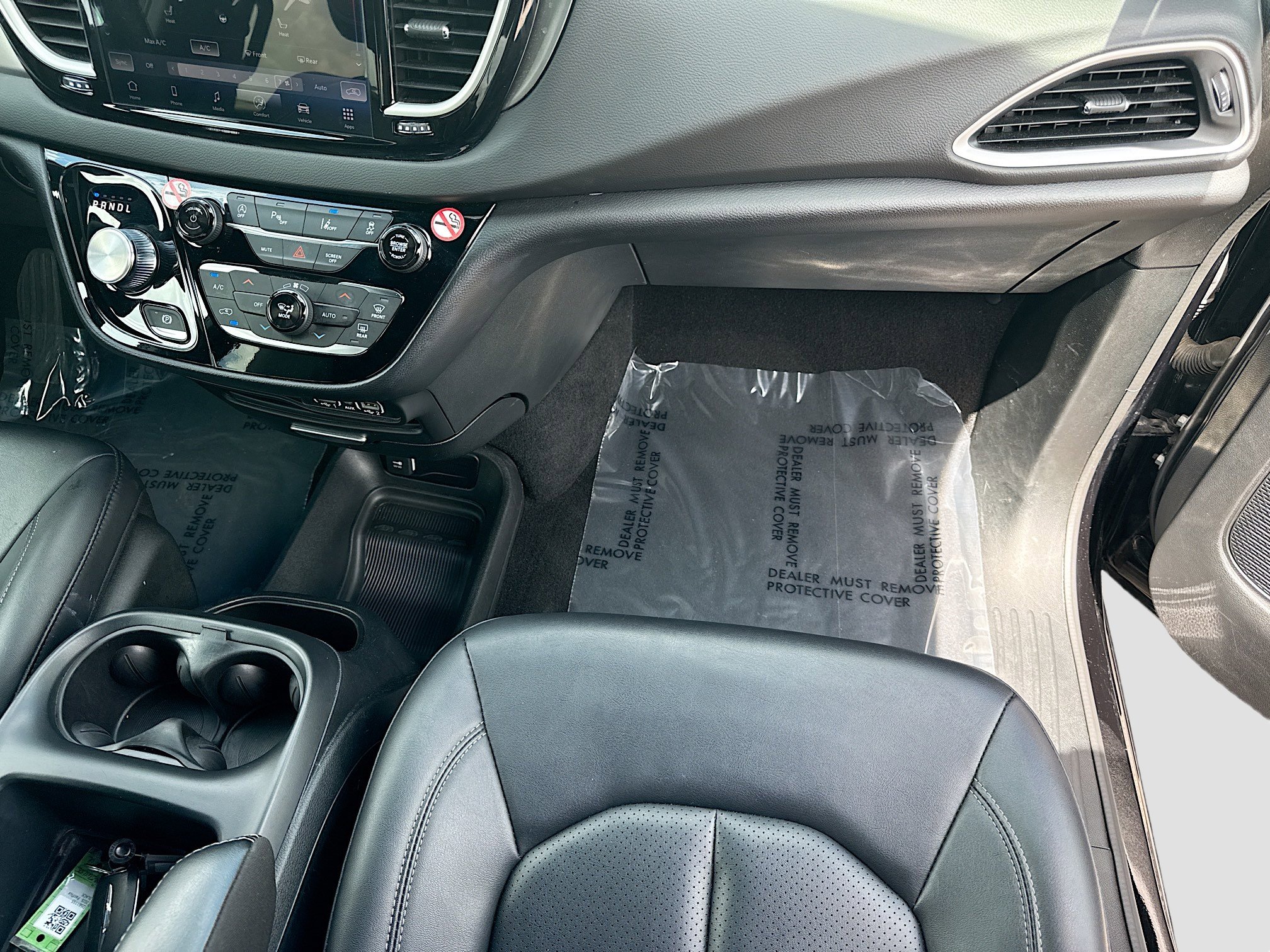Used 2025 Chrysler Pacifica Select FWD image 17