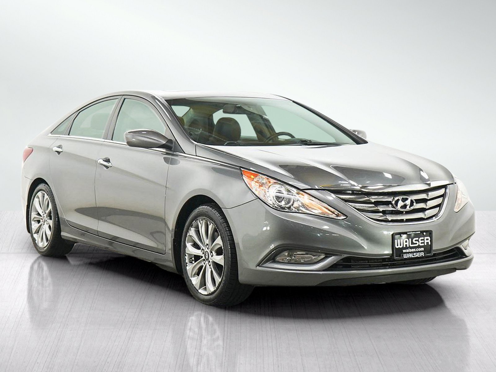 Used 2011 Hyundai Sonata SE w/ Navigation & Sunroof Pkg 4 FWD image 7