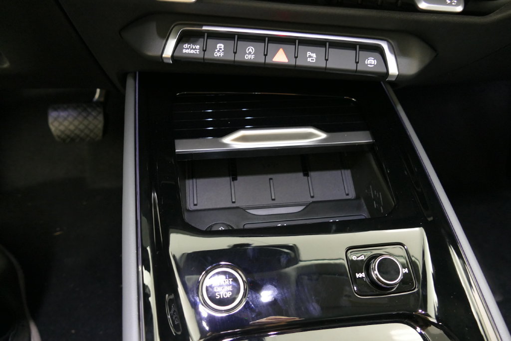 New 2026 Audi Q3 quattro 2.0T AWD/4WD image 19