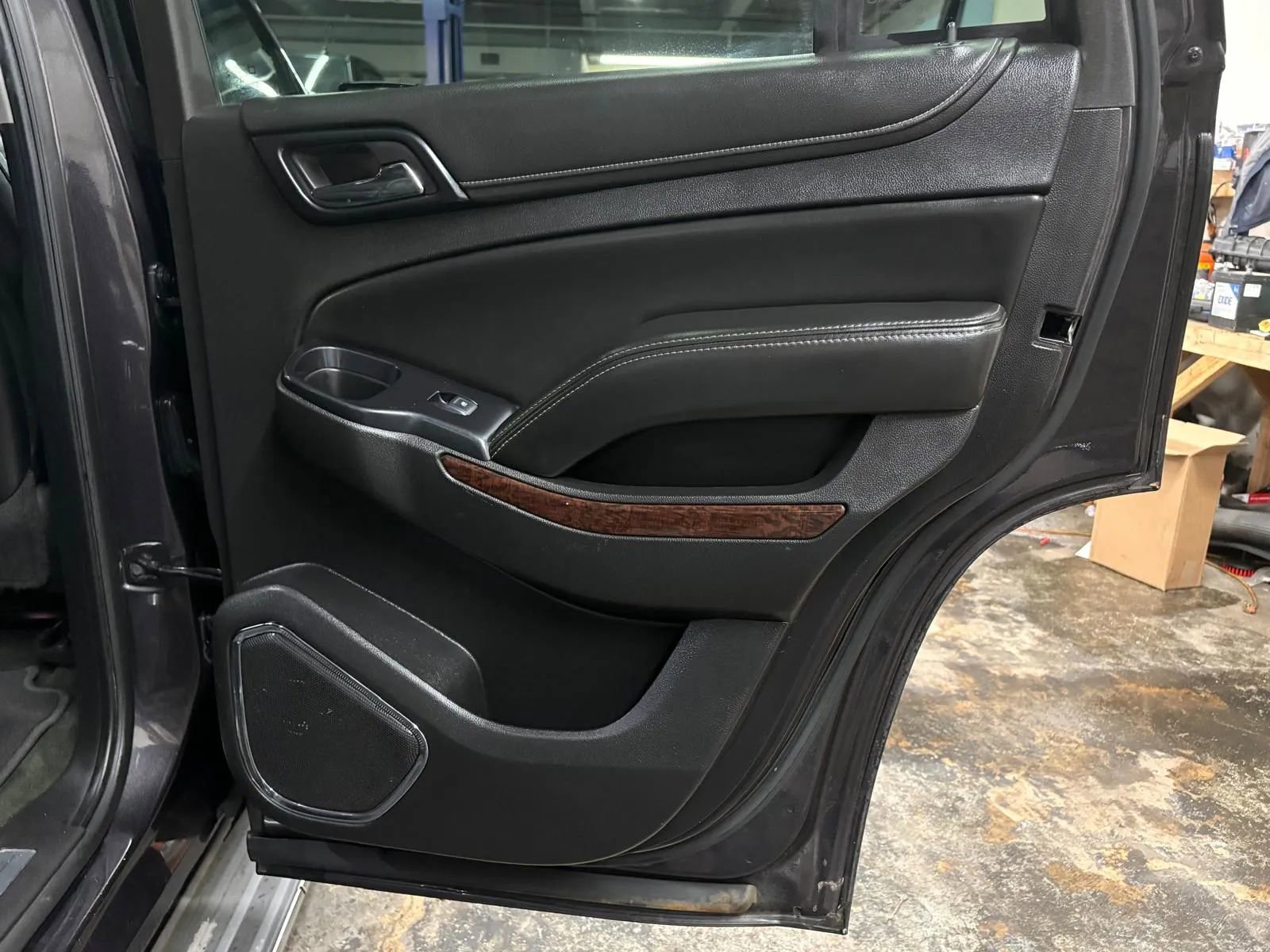 Used 2015 GMC Yukon SLT image 32