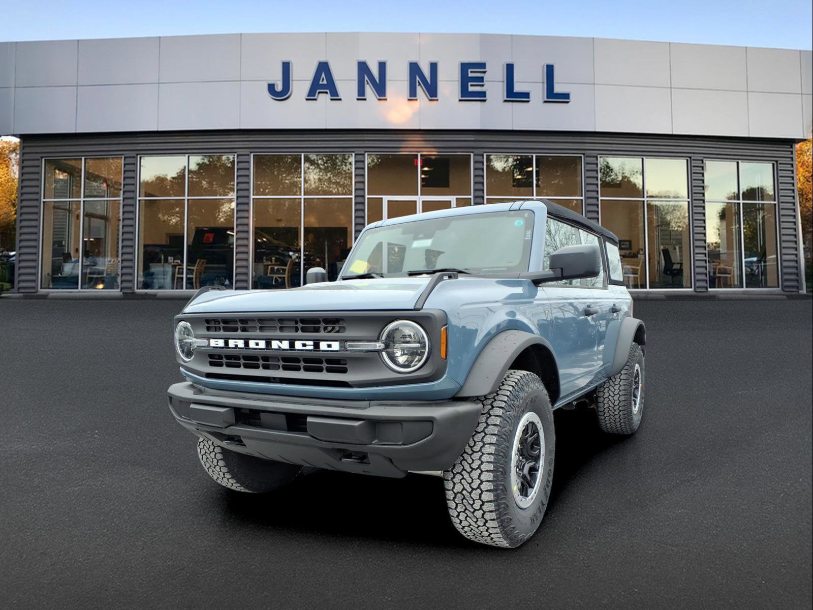 New 2025 Ford Bronco 4-Door w/ Sasquatch Package