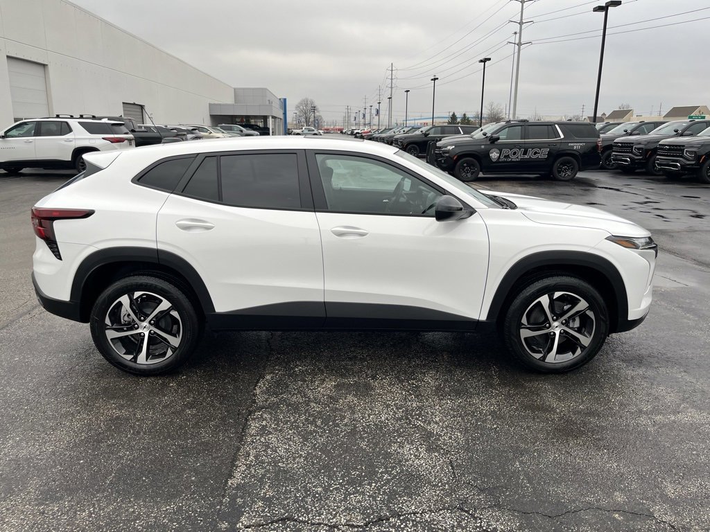 New 2026 Chevrolet Trax RS w/ Sunroof Package image 8