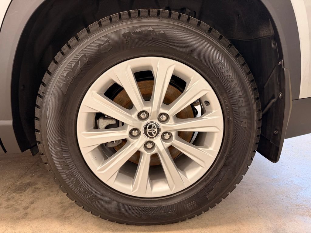 Used 2024 Toyota Grand Highlander AWD Hybrid image 13