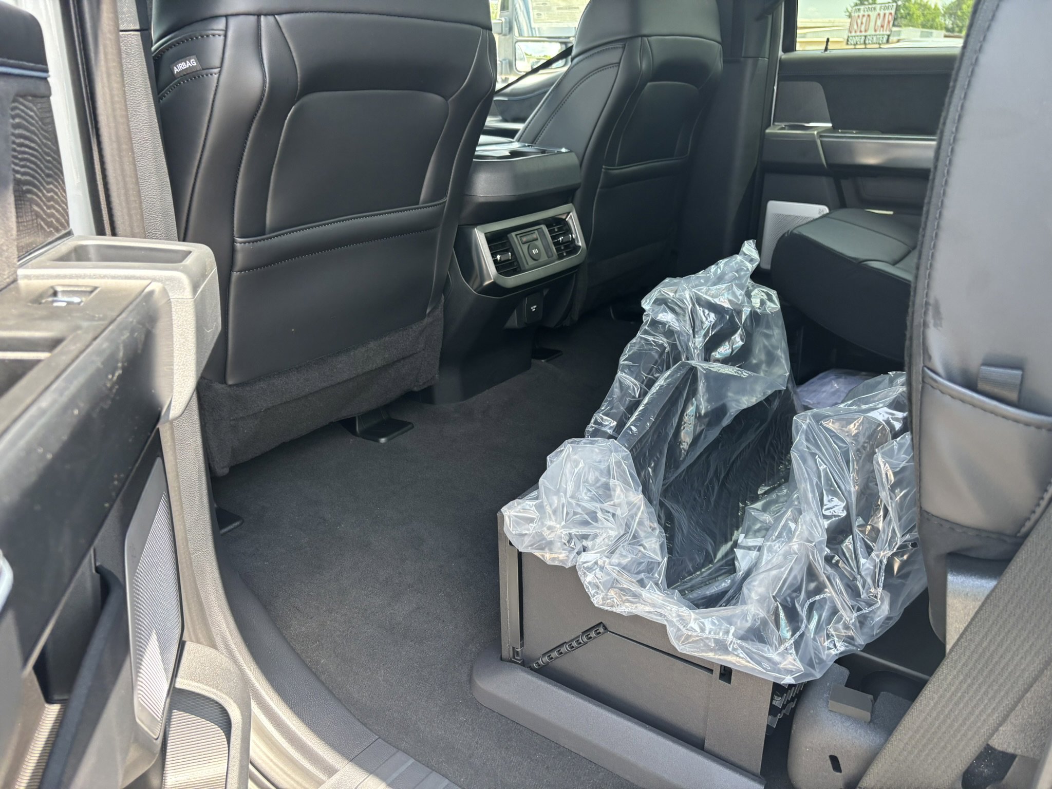 New 2025 Ford F250 4x4 Crew Cab Super Duty image 16