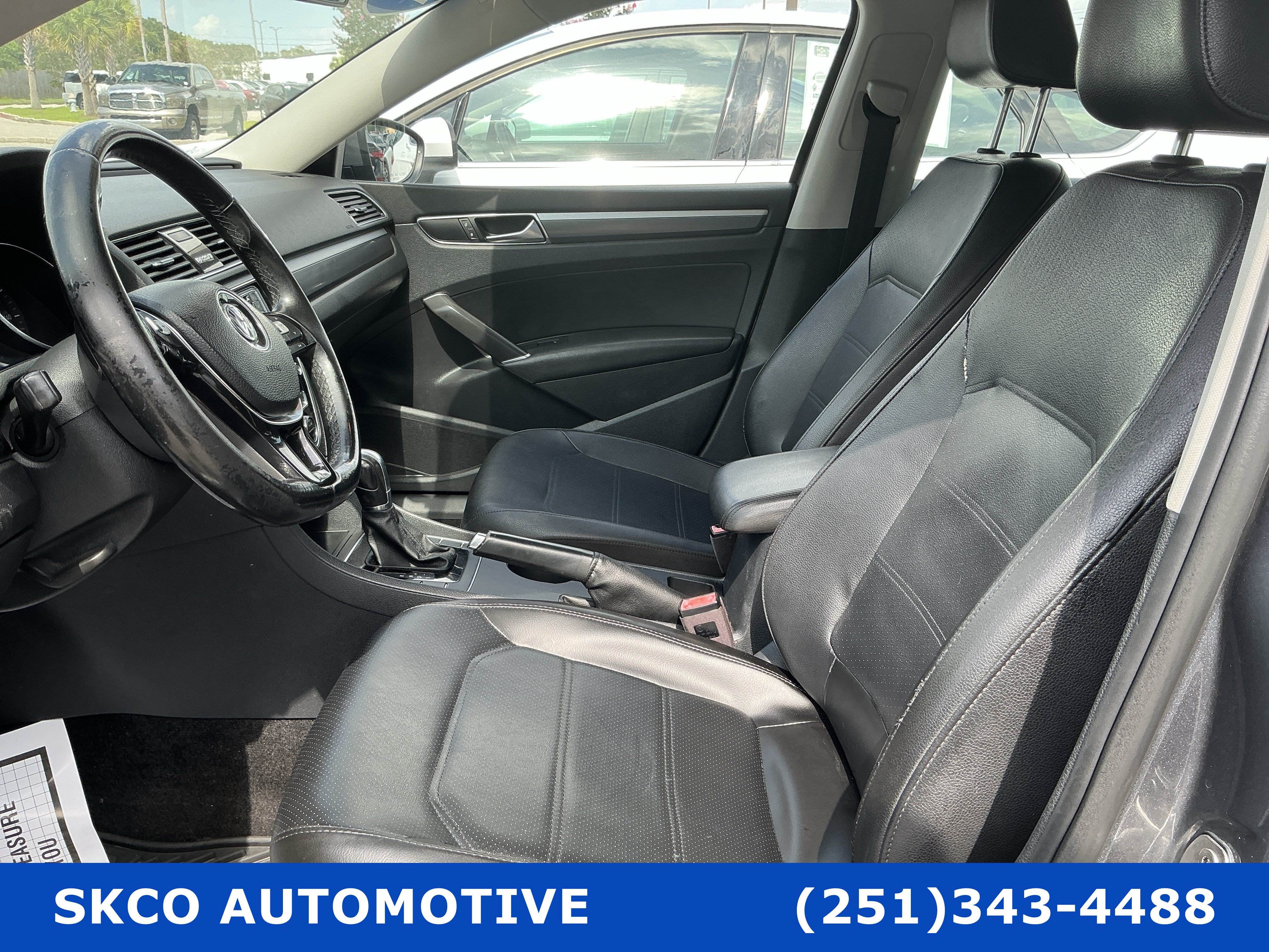 Used 2018 Volkswagen Passat 2.0T R-Line FWD image 11