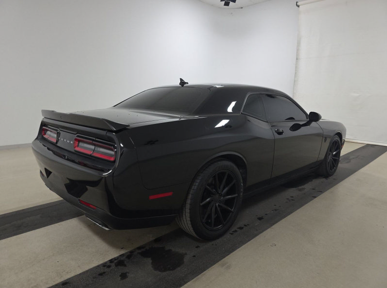 Used 2021 Dodge Challenger R/T Scat Pack RWD image 3