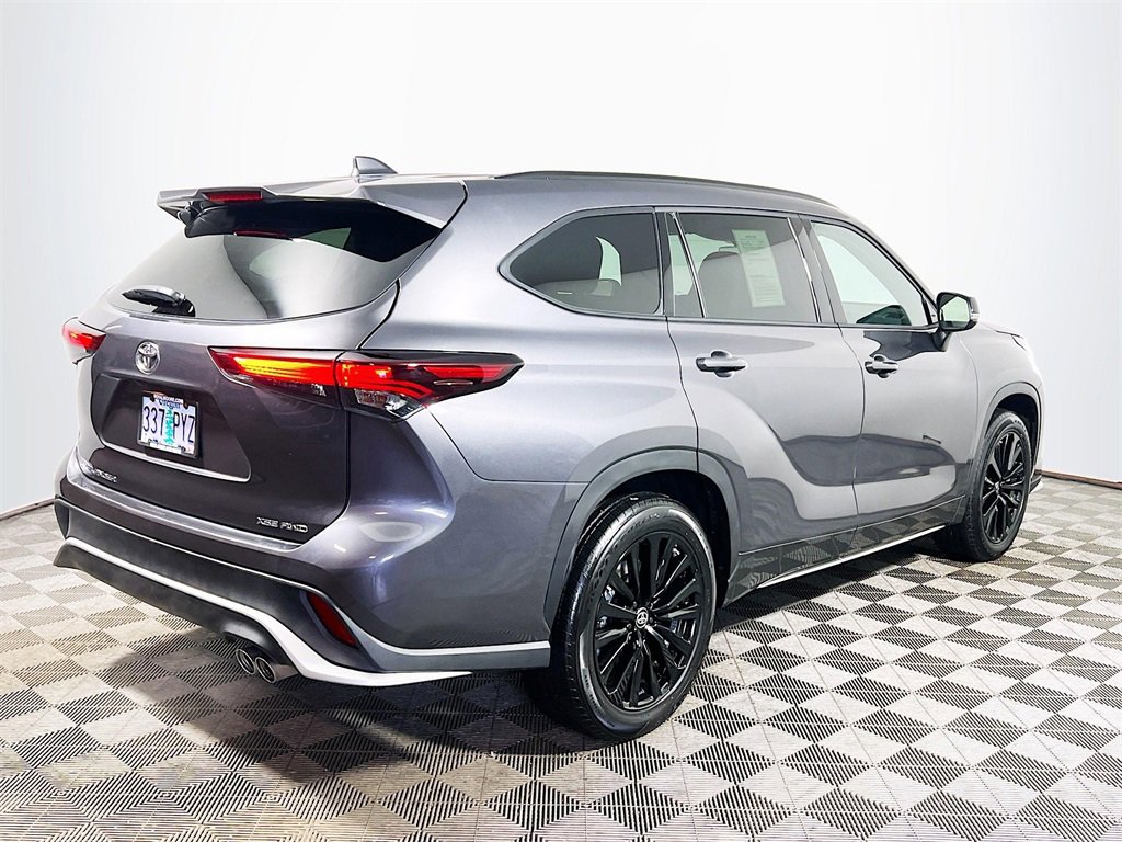 Certified 2024 Toyota Highlander XSE image 8