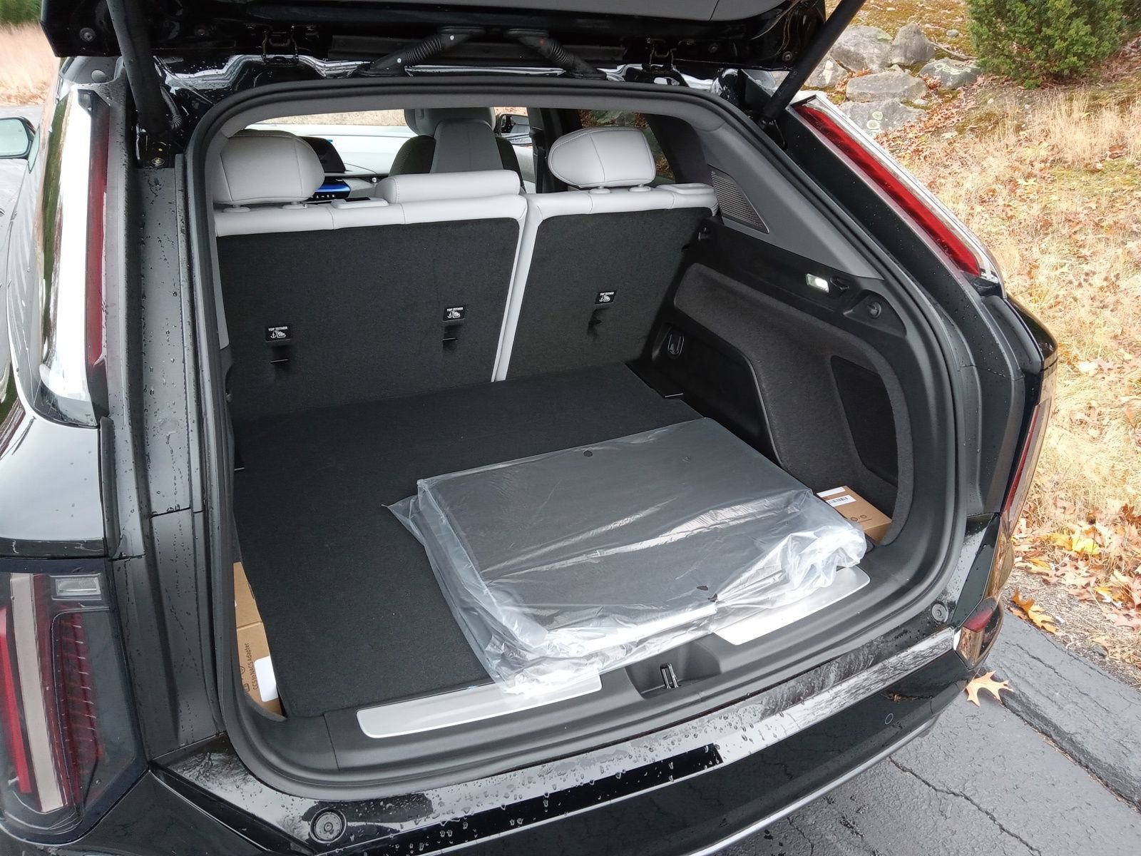 New 2026 Cadillac Optiq Sport 1 image 24