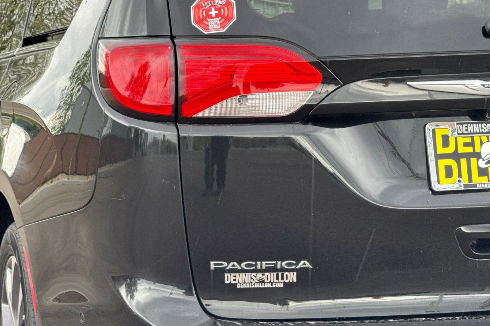 Used 2017 Chrysler Pacifica Limited w/ UConnect Theater Package FWD image 28