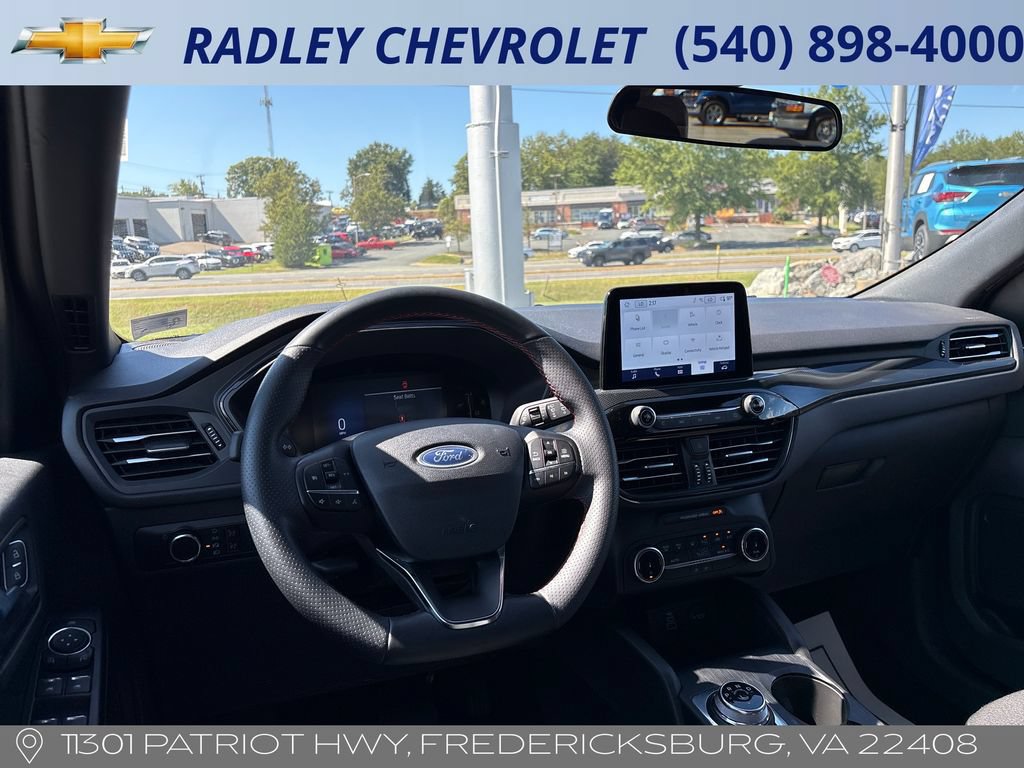 Used 2025 Ford Escape ST-Line FWD image 13